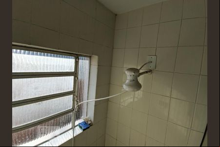 Chuveiro do banheiro 2  de casa à venda com 2 quartos, 185m² em Santo André, São Leopoldo