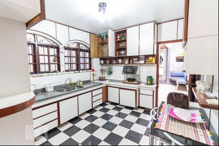 Cozinha de casa para alugar com 3 quartos, 280m² em Parque Jabaquara, São Paulo