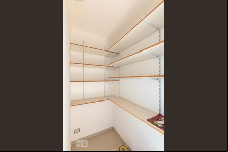 Despensa de apartamento para alugar com 3 quartos, 180m² em Jardim Flamboyant, Campinas