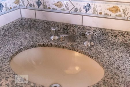 Banheiro - Torneira de casa à venda com 4 quartos, 209m² em Camaquã, Porto Alegre
