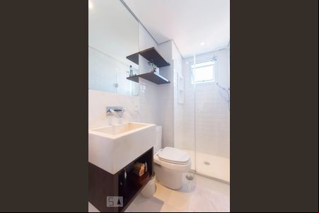 Banheiro de apartamento para alugar com 2 quartos, 90m² em Indianópolis, São Paulo