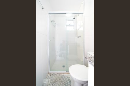 Banheiro da Suíte de apartamento para alugar com 3 quartos, 53m² em Vila Guilherme, São Paulo