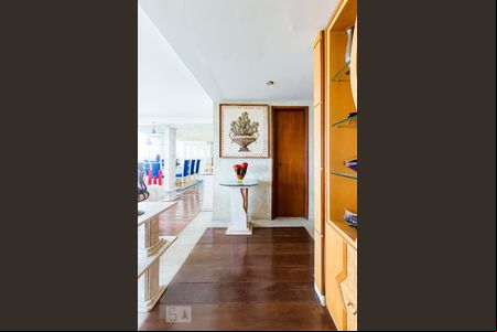 Hall Social - Elevador Privativo de apartamento para alugar com 3 quartos, 505m² em Jardim Flamboyant, Campinas