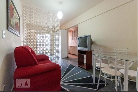Sala de kitnet/studio para alugar com 1 quarto, 47m² em Centro, Campinas