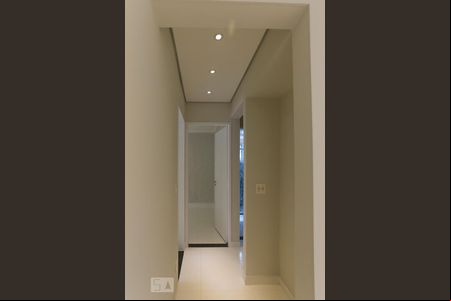 Corredor de apartamento para alugar com 2 quartos, 64m² em Jardim Patente Novo, São Paulo