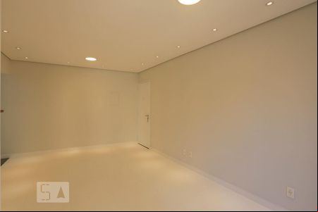 Sala de apartamento para alugar com 2 quartos, 64m² em Jardim Patente Novo, São Paulo