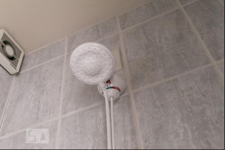 Detalhe banheiro de casa de condomínio à venda com 2 quartos, 90m² em Cavalhada, Porto Alegre