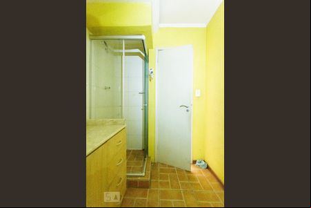 Banheiro de apartamento à venda com 3 quartos, 100m² em Rio Branco, Porto Alegre