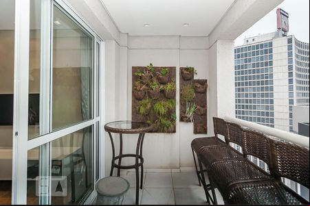 varanda de apartamento à venda com 2 quartos, 64m² em Centro, São Paulo