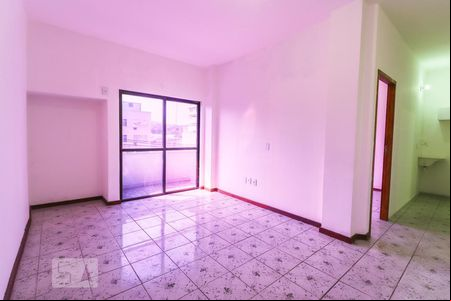 Sala ou Quarto 2 de apartamento para alugar com 1 quarto, 60m² em Tanque, Rio de Janeiro
