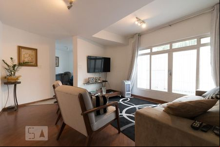 Sala de estar de casa para alugar com 3 quartos, 232m² em Jardim Gumercindo, Guarulhos