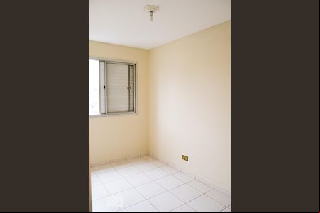 QUARTO 1 de apartamento para alugar com 2 quartos, 55m² em Vila Basileia, São Paulo