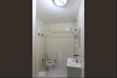 Banheiro de apartamento para alugar com 1 quarto, 28m² em Liberdade, São Paulo