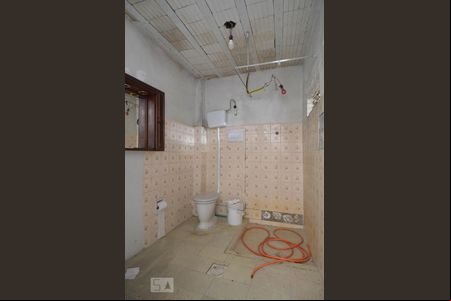 Banheiro de casa à venda com 4 quartos, 250m² em Cidade Baixa, Porto Alegre