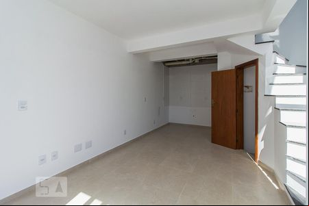 Sala de casa de condomínio para alugar com 2 quartos, 89m² em Centro, Canoas