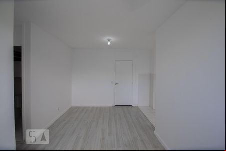 Sala de apartamento para alugar com 2 quartos, 43m² em Vargem Pequena, Rio de Janeiro