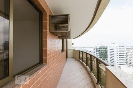 Varanda Sala (Primeiro Andar) de apartamento para alugar com 4 quartos, 140m² em Jacarepaguá, Rio de Janeiro