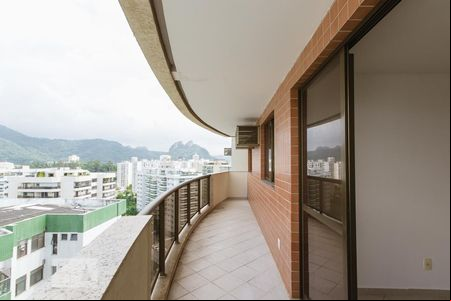 Varanda Sala (Primeiro Andar) de apartamento para alugar com 4 quartos, 140m² em Jacarepaguá, Rio de Janeiro