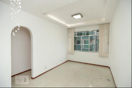 Sala de apartamento para alugar com 2 quartos, 70m² em Méier, Rio de Janeiro