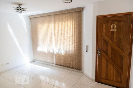 Sala de casa de condomínio para alugar com 2 quartos, 75m² em Vila Ré, São Paulo