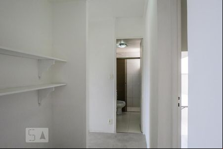 Corredor de apartamento à venda com 2 quartos, 61m² em Cidade São Francisco, São Paulo