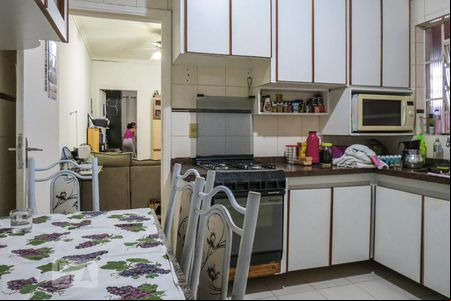 Cozinha de casa para alugar com 2 quartos, 64m² em Vila Yolanda, Osasco