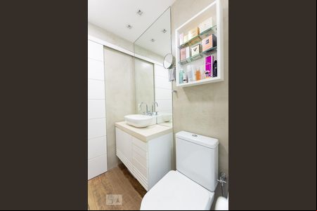 Banheiro 1  de apartamento para alugar com 1 quarto, 100m² em Gragoatá, Niterói