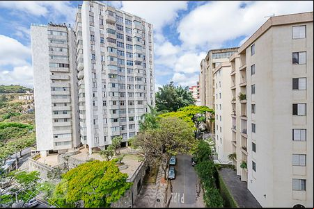Apartamento à venda com 4 quartos, 140m² em Vila Paris, Belo Horizonte