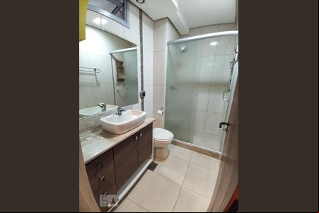 Banheiro de apartamento à venda com 2 quartos, 85m² em Pátria Nova, Novo Hamburgo