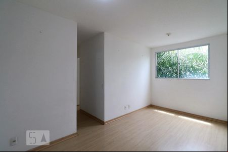 Sala de apartamento para alugar com 2 quartos, 48m² em Vargem Pequena, Rio de Janeiro