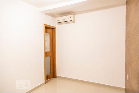 Suíte de casa para alugar com 2 quartos, 90m² em Vila Ré, São Paulo