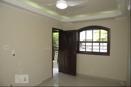 Sala de casa de condomínio para alugar com 2 quartos, 112m² em Freguesia (jacarepaguá), Rio de Janeiro