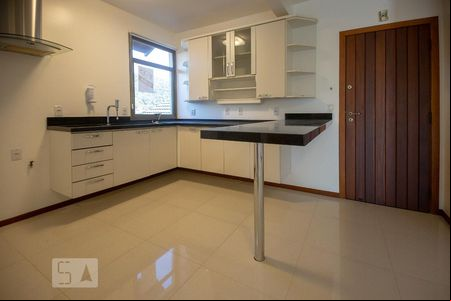 Apartamento para alugar com 3 quartos, 120m² em Lagoa da Conceição, Florianópolis