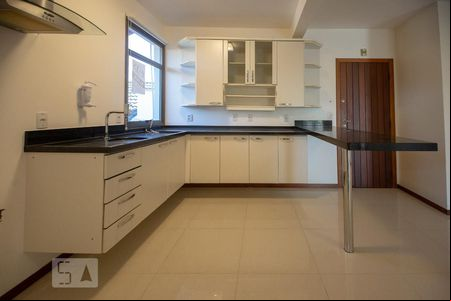 Apartamento para alugar com 3 quartos, 120m² em Lagoa da Conceição, Florianópolis