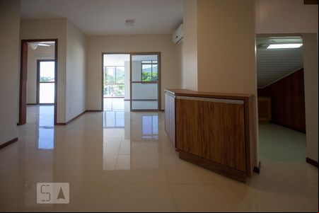 Apartamento para alugar com 3 quartos, 120m² em Lagoa da Conceição, Florianópolis