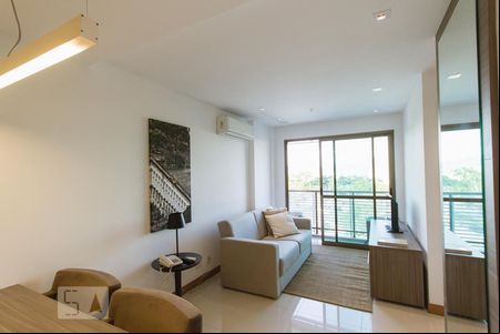 Sala/Cozinha de apartamento para alugar com 1 quarto, 36m² em Jacarepaguá, Rio de Janeiro