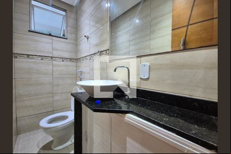 Lavabo de casa de condomínio para alugar com 2 quartos, 180m² em Vargem Pequena, Rio de Janeiro