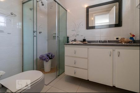 Banheiro da Suíte 1 de casa à venda com 4 quartos, 450m² em Alphaville, Barueri