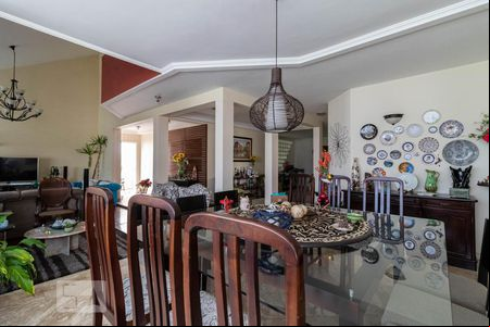 Sala de casa à venda com 4 quartos, 450m² em Alphaville, Barueri