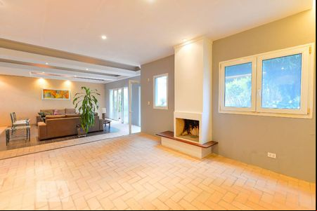 Sala de casa à venda com 4 quartos, 300m² em Alto de Pinheiros, São Paulo