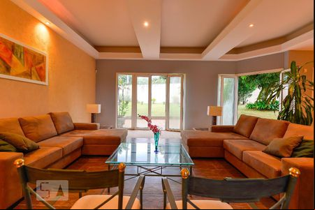 Sala de casa à venda com 4 quartos, 300m² em Alto de Pinheiros, São Paulo