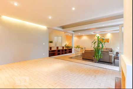Sala de casa à venda com 4 quartos, 300m² em Alto de Pinheiros, São Paulo
