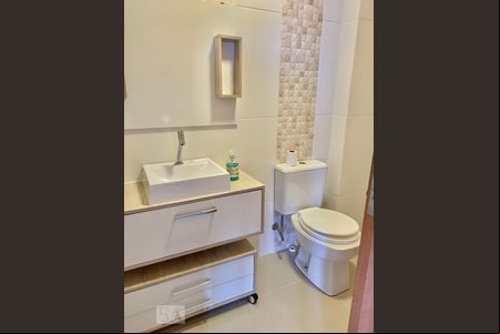 Banheiro de apartamento para alugar com 3 quartos, 120m² em Ingleses do Rio Vermelho, Florianópolis