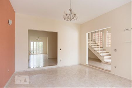Sala de casa para alugar com 4 quartos, 280m² em São Bernardo, Campinas