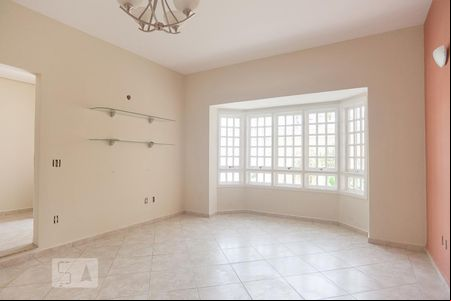 Sala de casa para alugar com 4 quartos, 280m² em São Bernardo, Campinas