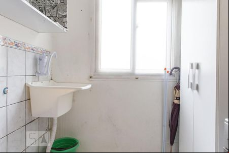 Área de Serviço de apartamento para alugar com 1 quarto, 38m² em Humaitá, Porto Alegre