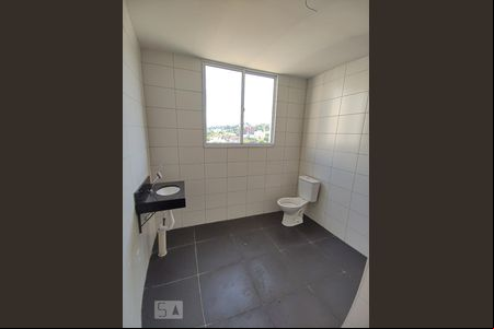 Banheiro de apartamento para alugar com 1 quarto, 49m² em Vila Rosa, Novo Hamburgo