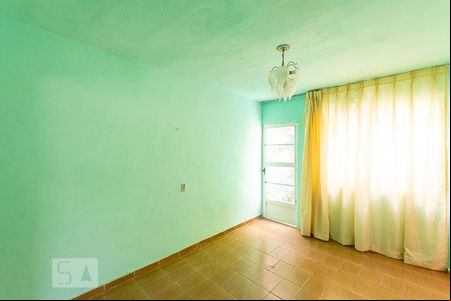 Sala de casa para alugar com 2 quartos, 65m² em São Lourenço, Niterói
