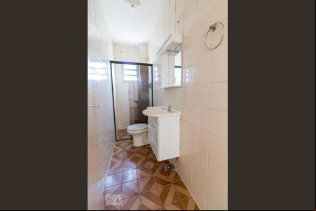 Banheiro de apartamento à venda com 2 quartos, 60m² em Parque Santo Antônio, Guarulhos
