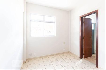 Quarto 2 de apartamento para alugar com 3 quartos, 70m² em Santa Efigênia, Belo Horizonte
